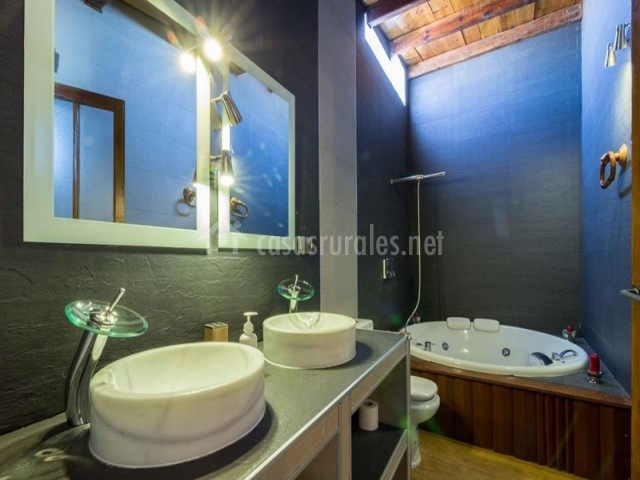 Baños senorial jacuzzi ~ dikidu.com Baños con jacuzzi